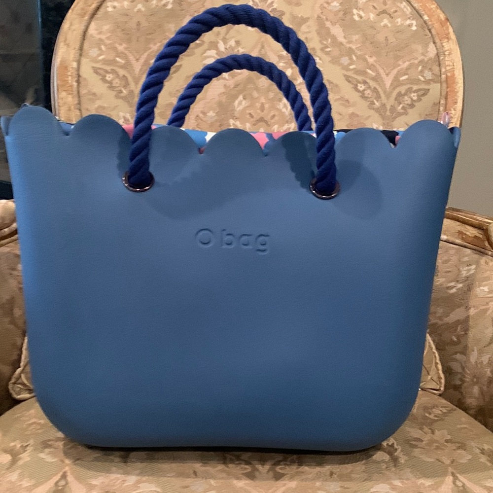 OBAG TOTE BEAUTIFUL BLUE COLOR